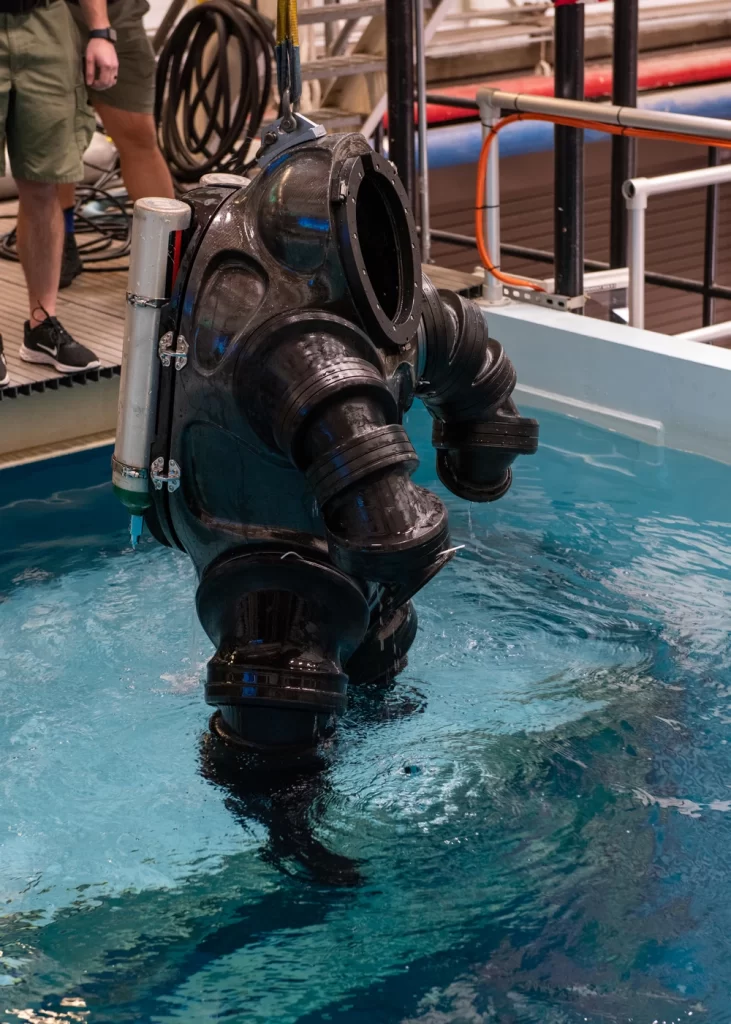 Deep Sea Expeditionary with No Decompression Suit In-Water Concept