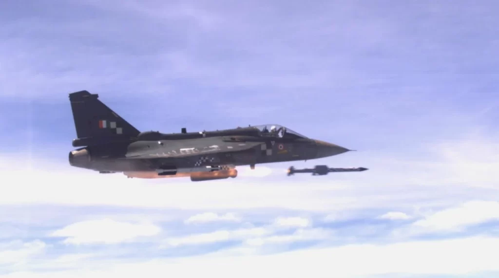 Astra Mk-1 Air to Air Missile fired from LSP-07 Tejas