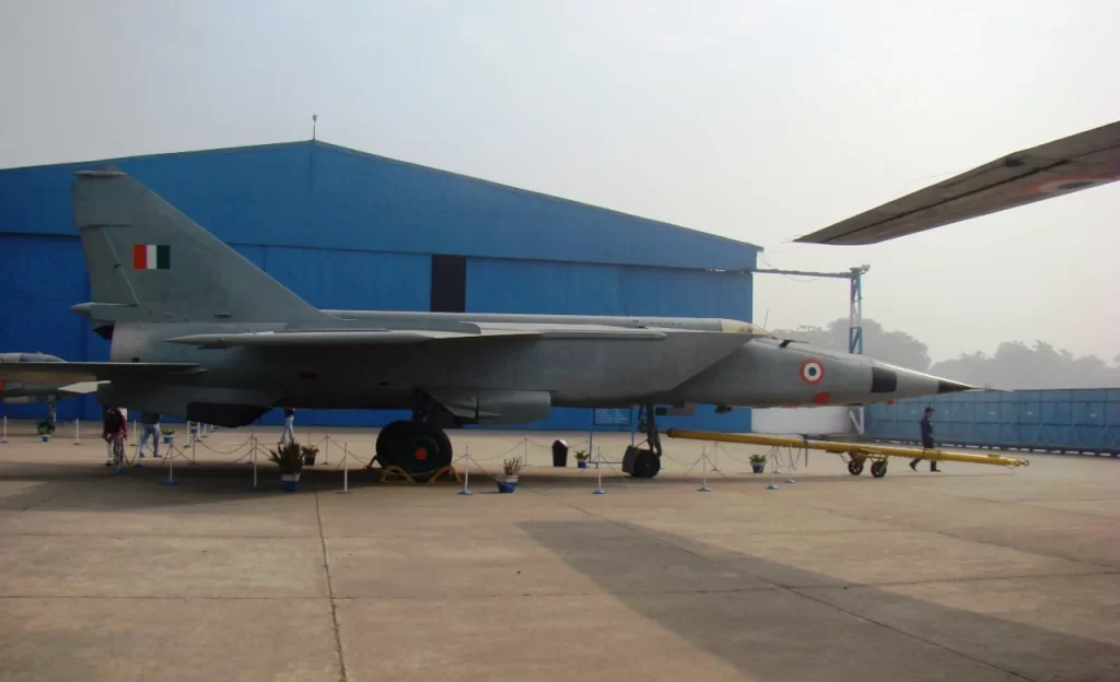 MiG-25R of No. 102 Squadron IAF on display at the Indian Air Force Museum, Palam