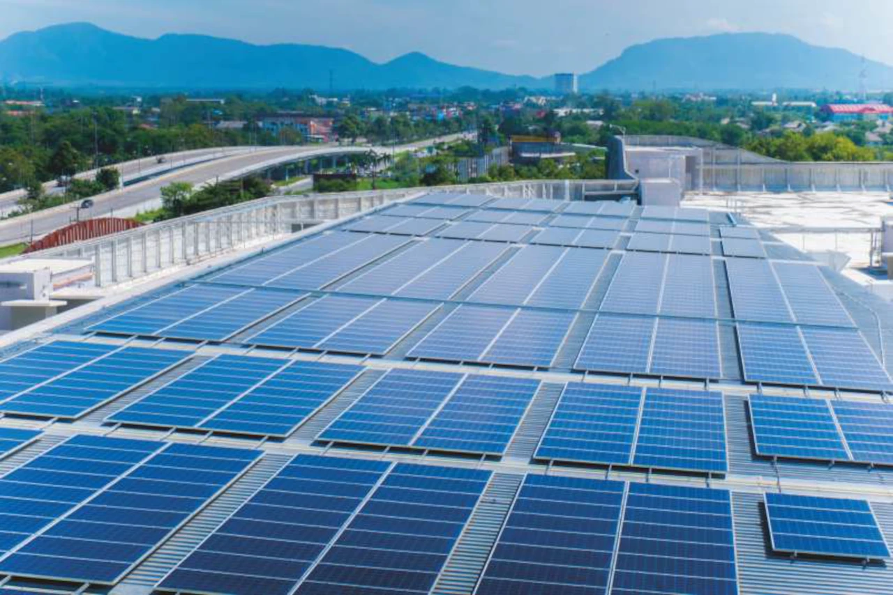 Adani Solar Manufacturing Company Campus 2023 : 12th, ITI, Diploma,  Graduate वाले ले सकते है भाग