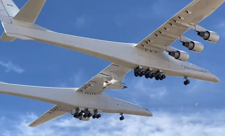 Stratolaunch completed a captive carry flight with the first powered Talon-A hypersonic vehicle