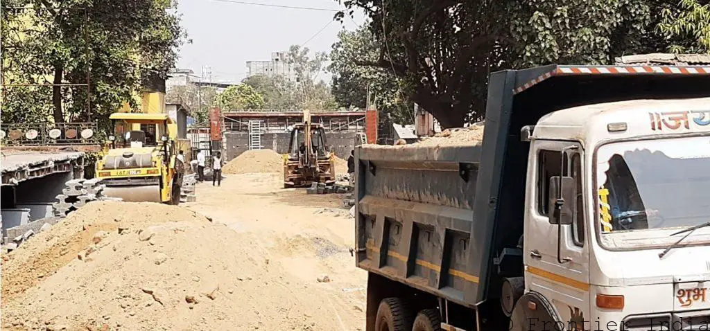 Dombivli East access to Kopar Patripool road over the bridge