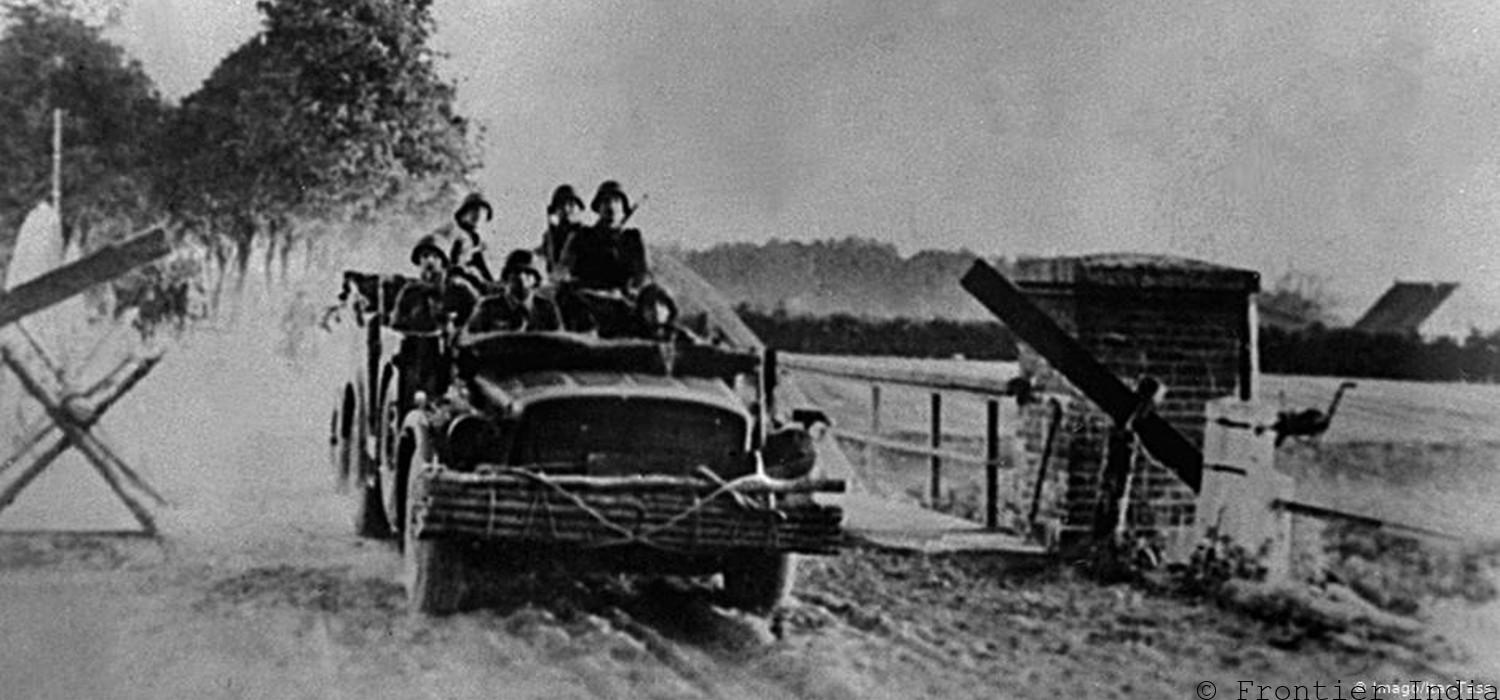 Вторжение 22 июня. Немецкие войска пересекают границу советского Союза 22 июня 1941 1941. Немецкие войска 22 июня 1941. Немецкие войска переходят границу СССР В 1941 году. 22 Июня 1941 немецкие войска пересекают границу.