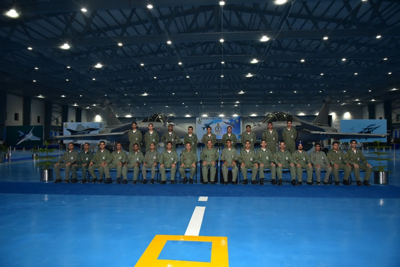 CAS, Air Chief Marshal RKS Bhadauria, along with the senior officers of EAC and officers of 101 Sqn during the induction ceremony on 28 Jul 21