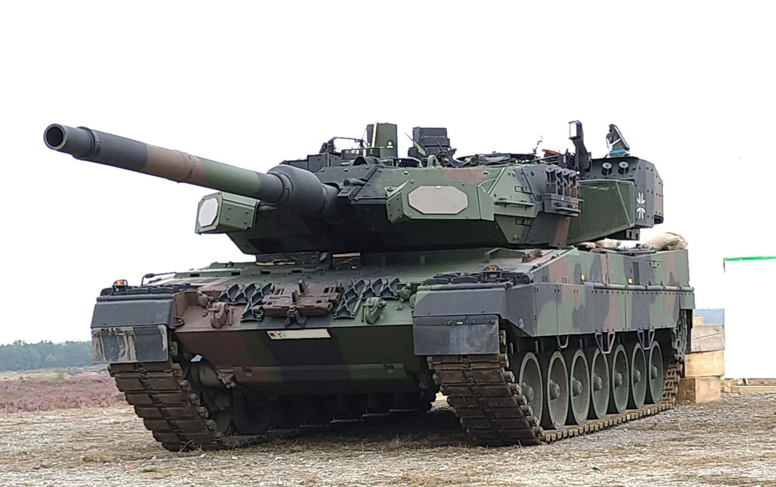 Rafael's TROPHY System demonstrated on the German LEOPARD 2 MBT