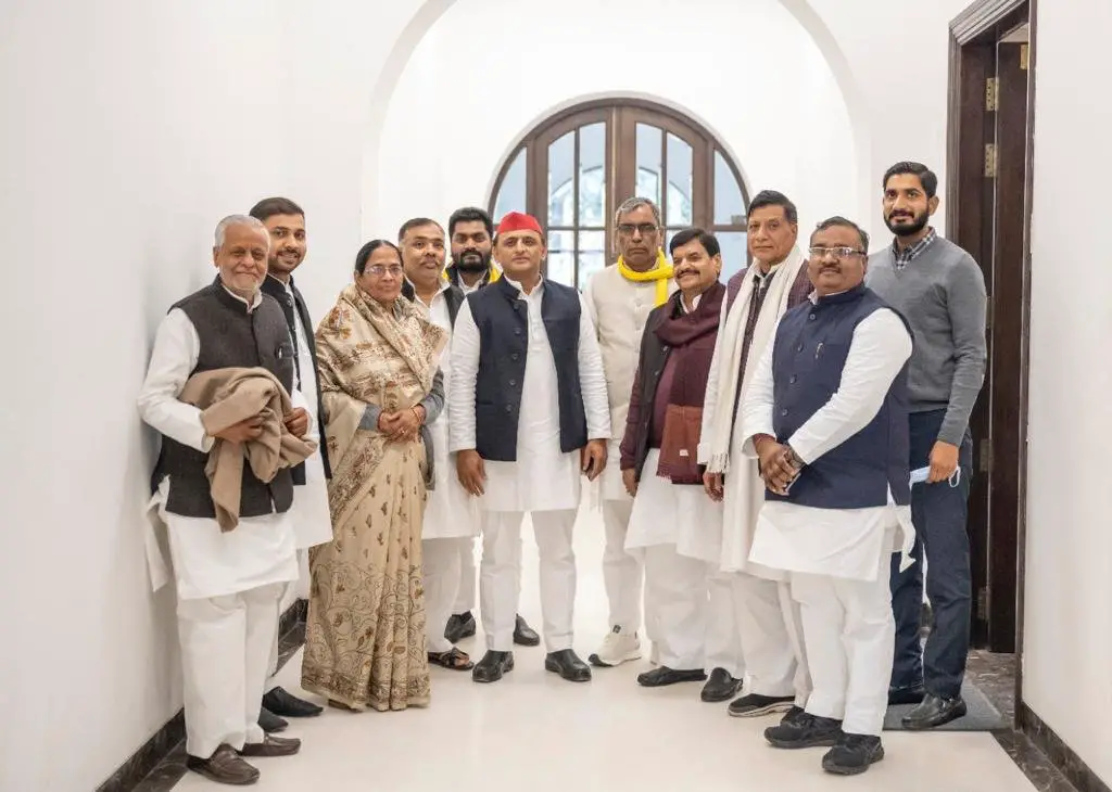Akhilesh Yadav and allies hold a meet