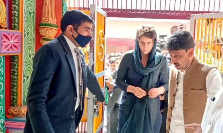 Imran Masood With Priyanka Gandhi entering a temple