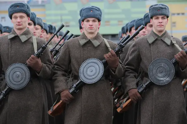 Soviet Red Forces with Degtyaryov machine guns