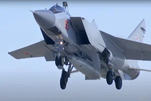 Mig-31K carries 9-S-7760 Kinzhal Hypersonic Missile