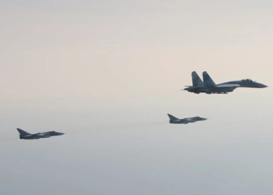 Two Russian SU 27s and two Russian SU 24s violated Swedish airspace on Wednesday.