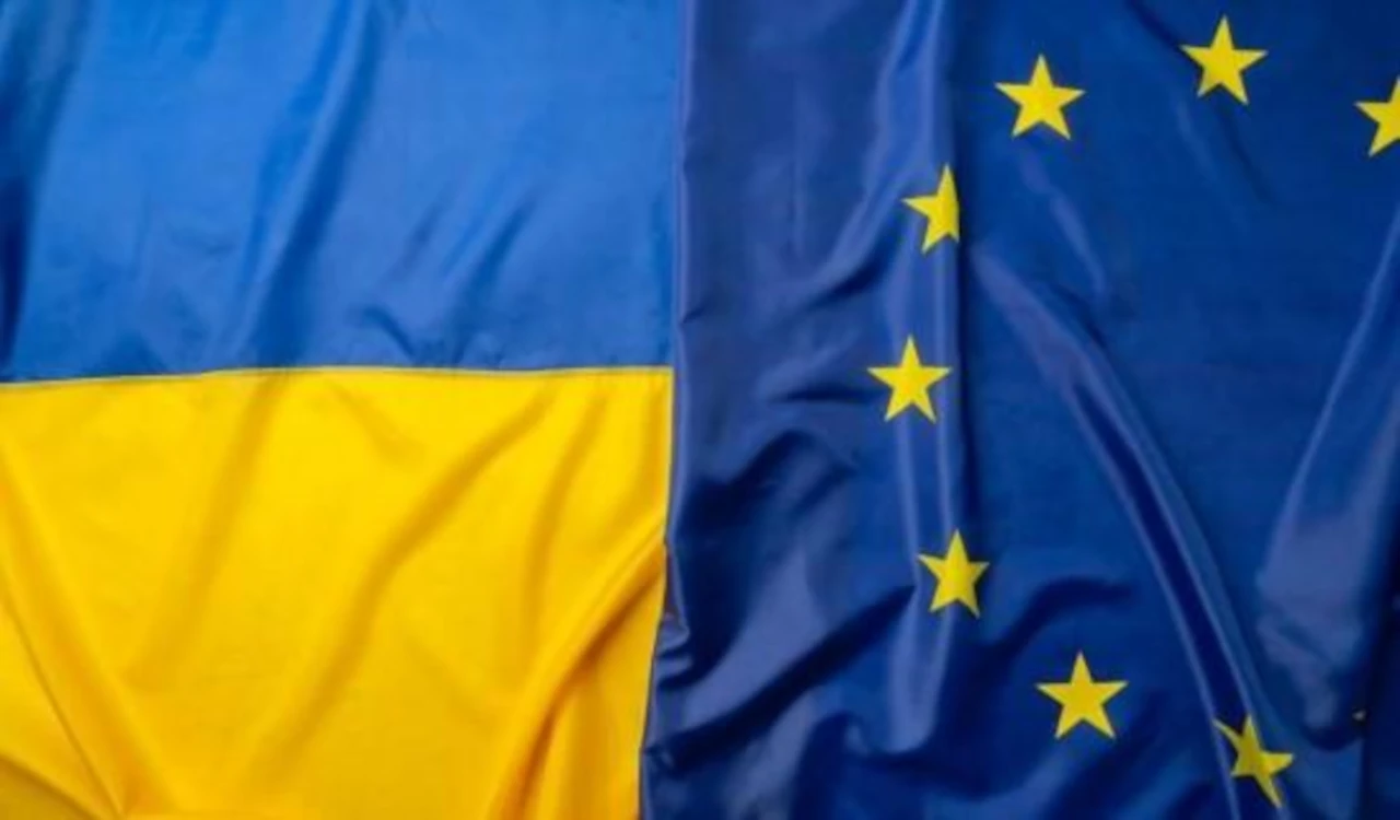EU and Ukrainian flag