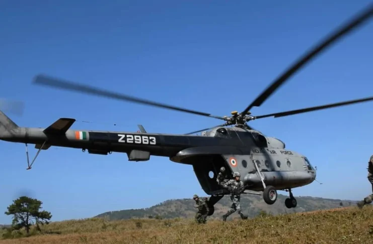 Indian Army personnel deployed from and IAF helicopter for drills