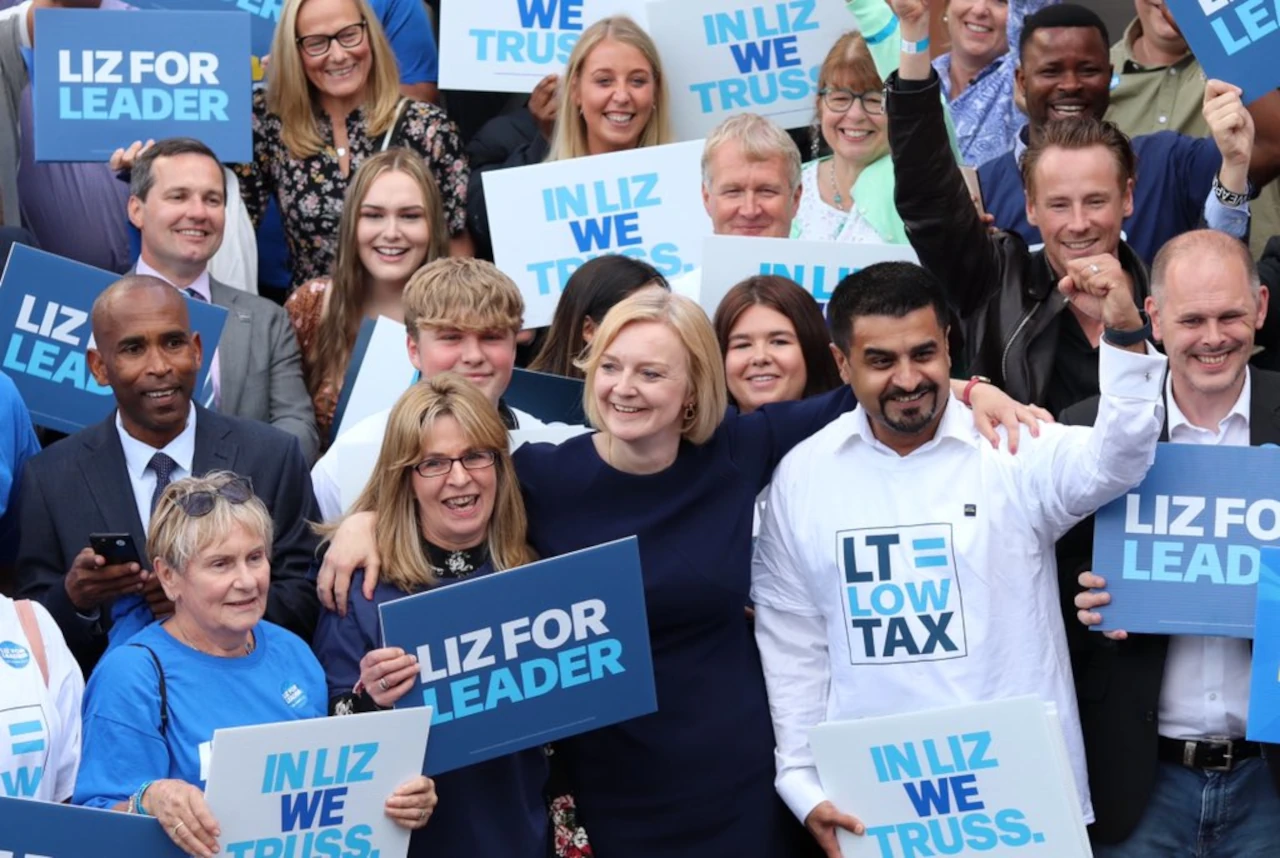 Liz Truss with her supporters