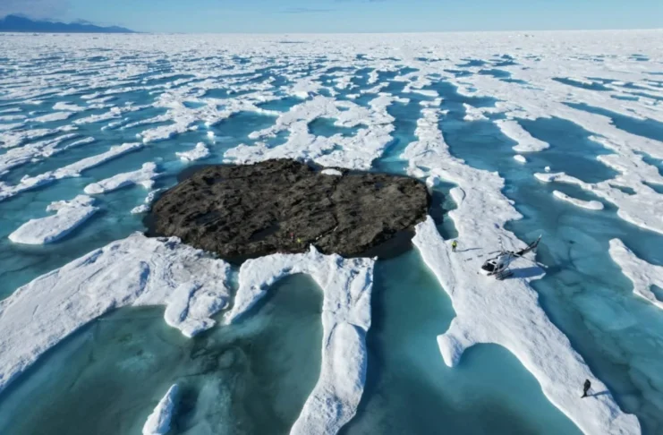 Qeqertaq Avannarleq iceberg