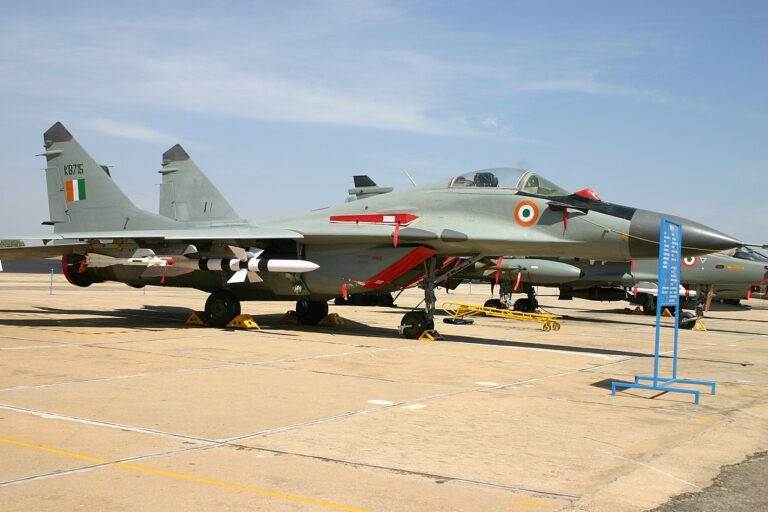 MiG-29A vs F-16A: When Soviet Fighters Aircraft achieved Air ...
