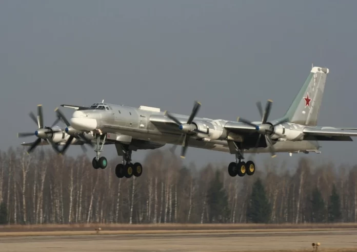 Tu-95MS strategic missile carriers Tu-95MS strategic missile carriers