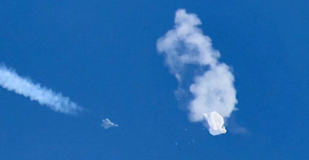 F-22 downs a Chinese Spy balloon
