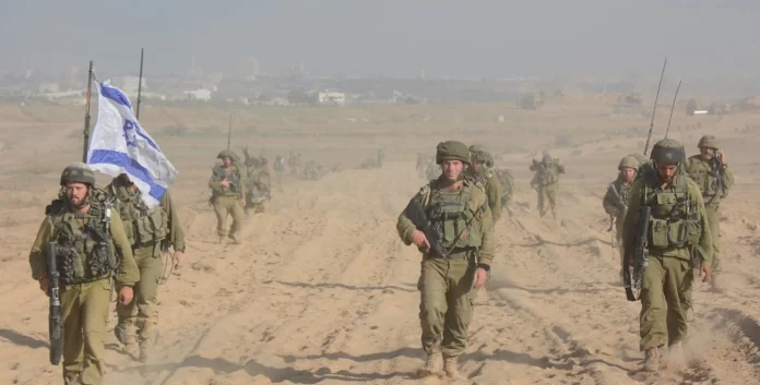 Israeli Soldiers at the border Israeli Soldiers conduct drill at the border