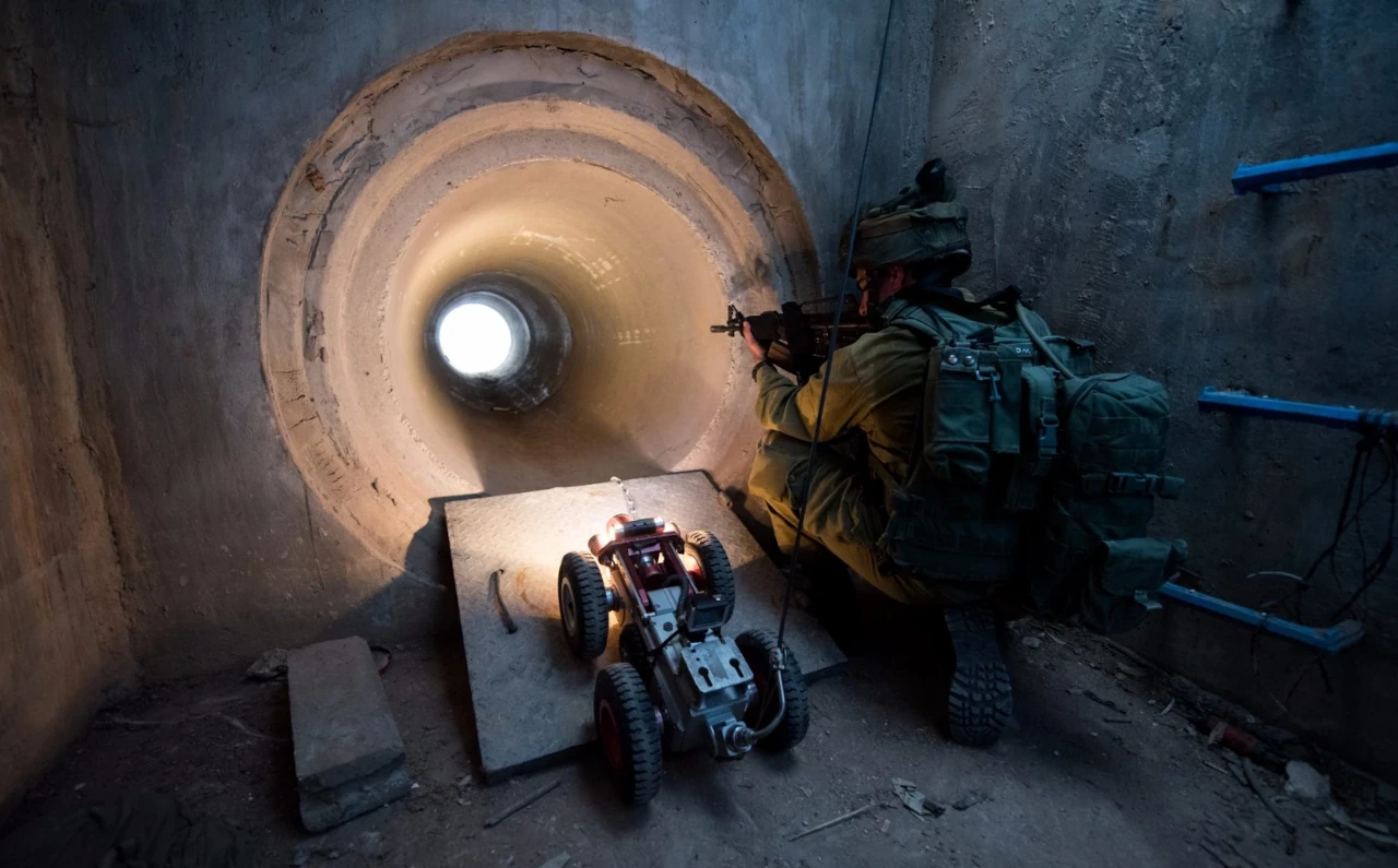 Soldier-from-Yahalom-the-elite-commando-unit-of-the-Combat-Engineering-Corps-meant-for-combating-Hamas-Tunnels.webp