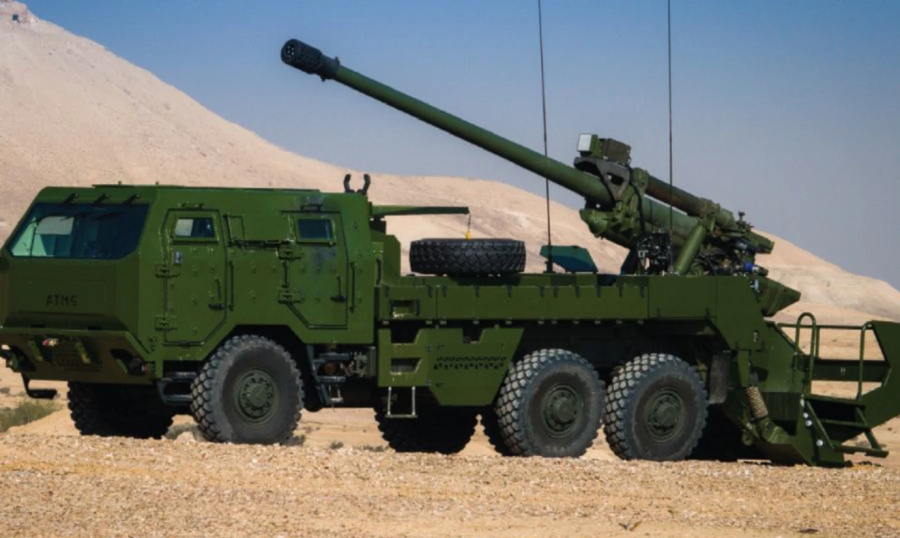 Dark Horse! China's NORINCO SH15 Joins CAESAr, ATMOS 2000, Zuzana 2 in ...