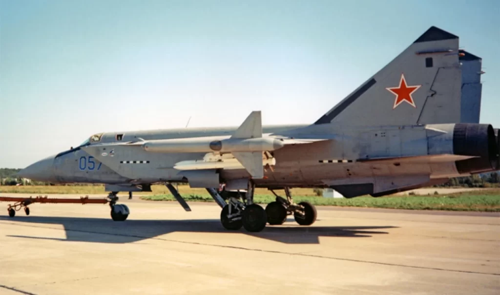 MiG-31M board No. 057, Ramenskoye, August 1995 (