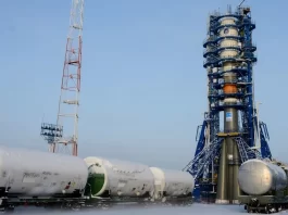 Soyuz-2.1a carrier rocket being prepared for Cosmos 2553 Launch