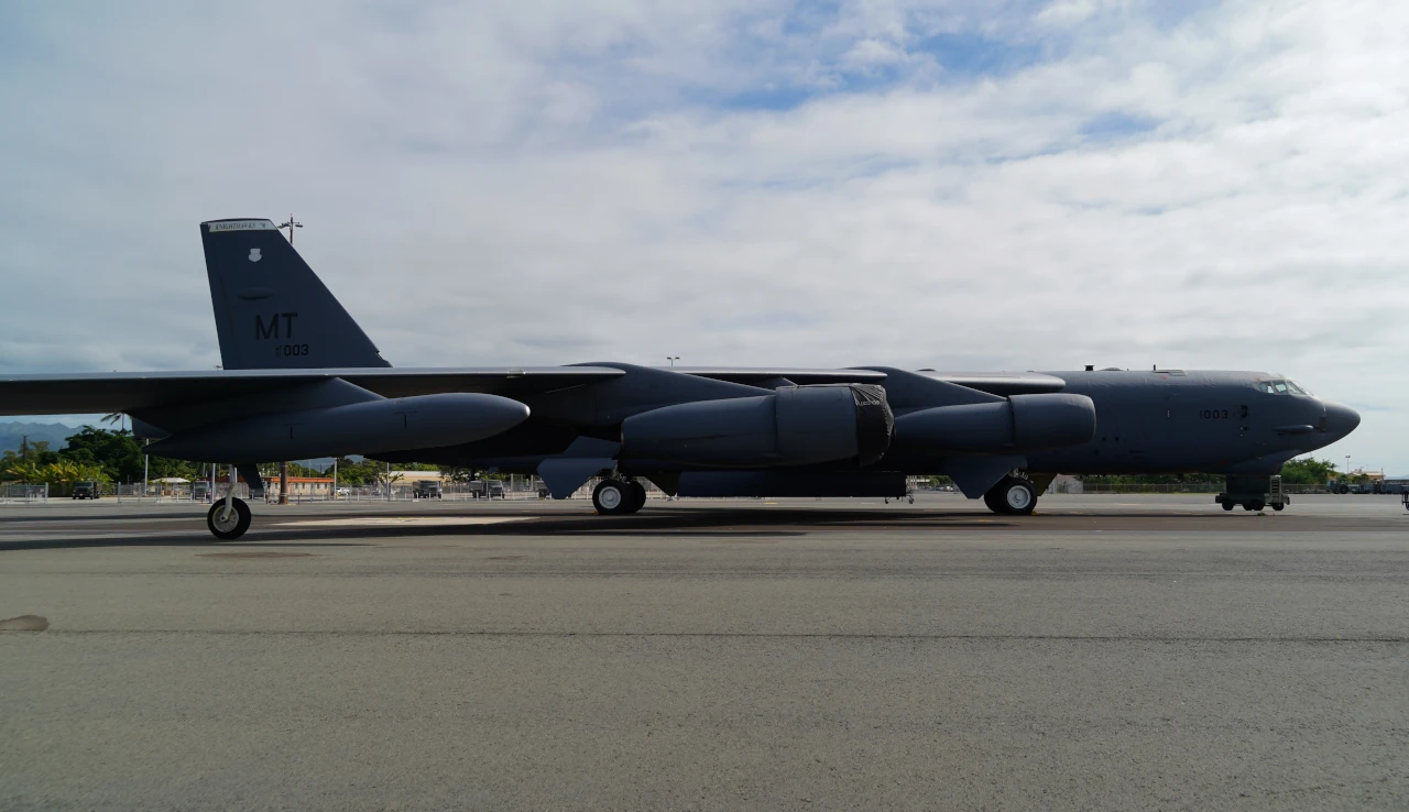 Old Dog, New Tech: B-52J Stratofortress Strategic Bomber's Cutting-Edge ...