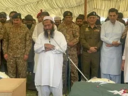 Pakistan Army personnel atting the funeral of terrorists after the Indian drone attack