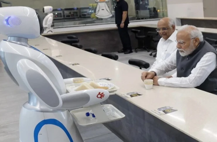Robot Serves Tea to PM narendra Modi