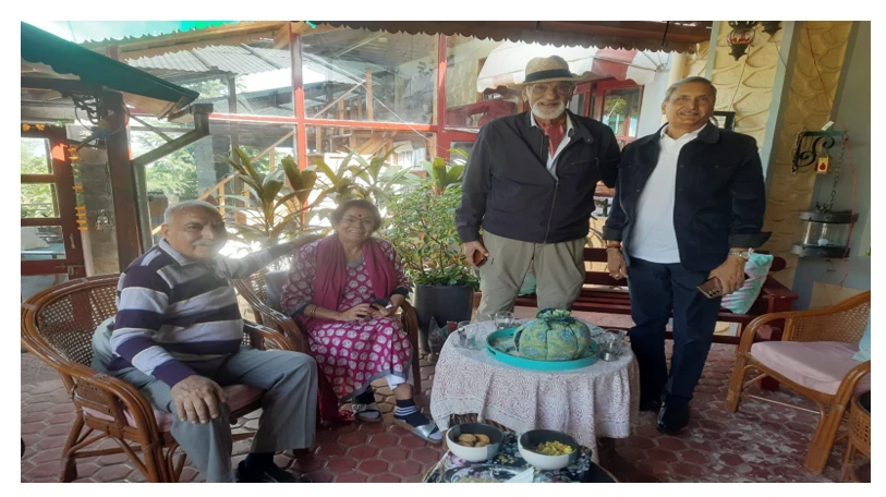 Self (left) & Perty (right) enjoying hospitality of Gen & Mrs Bhandari