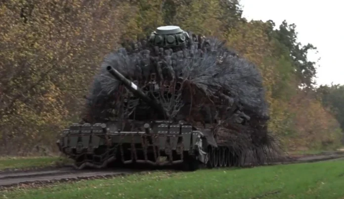 T-80BVM with a TMT-K mine trawl T-80BVM with a TMT-K mine trawl