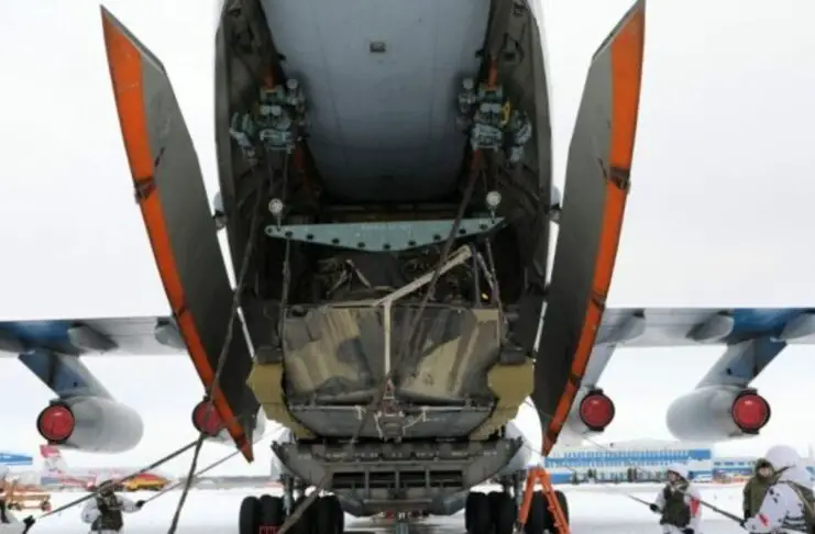 IL-76 Cargo Door