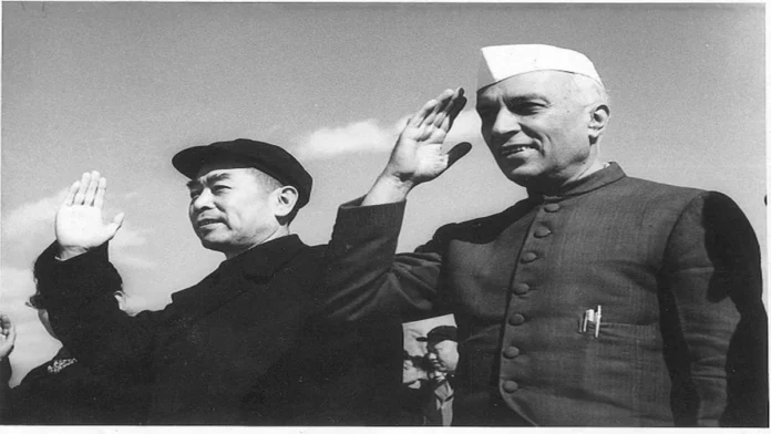 Jawaharlal Nehru and Chou Enlai in Peking in October 1954. (Photo: Wikipedia Commons).
