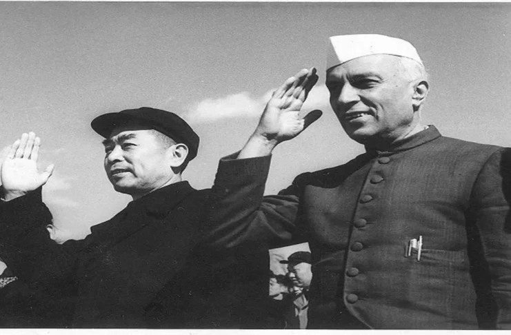 Jawaharlal Nehru and Chou Enlai in Peking in October 1954. (Photo: Wikipedia Commons).