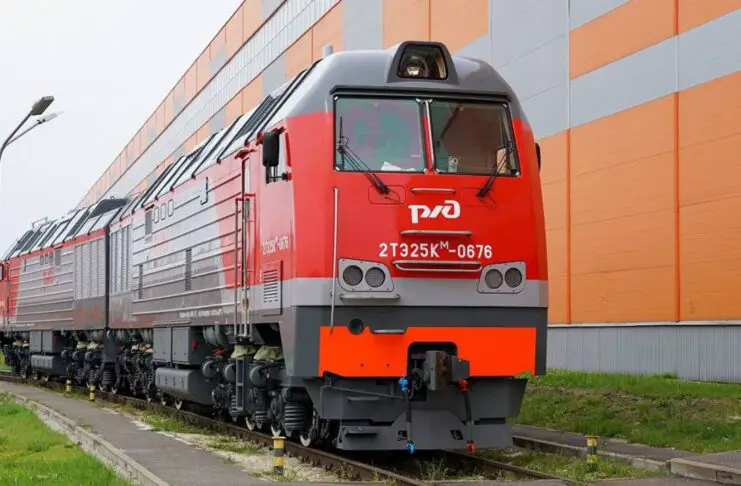 Russian 2TE25KM modern diesel locomotive