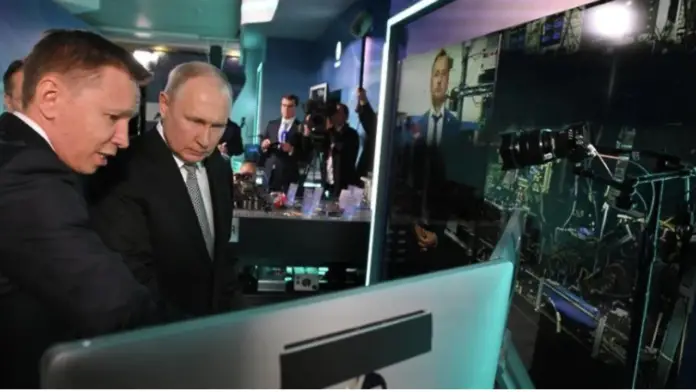 President Putin inspecting 16-qubit superconducting quantum computer