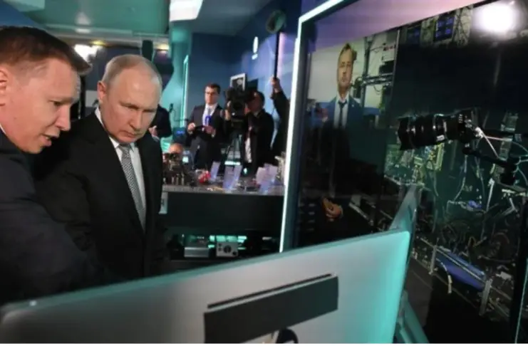 President Putin inspecting 16-qubit superconducting quantum computer
