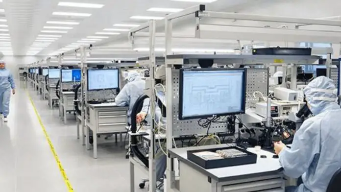 Russian Chip Factory - Illustration