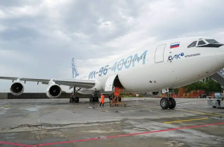 Il-96-400